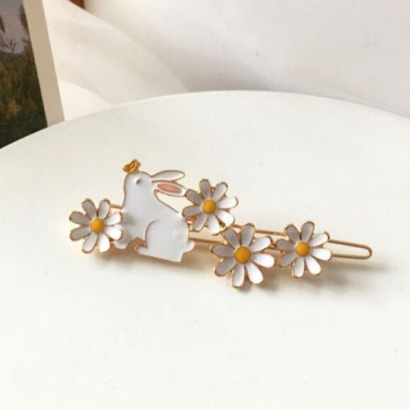Rabbit 🐇 and Daisy Hair Clip - Picture 1 of 6